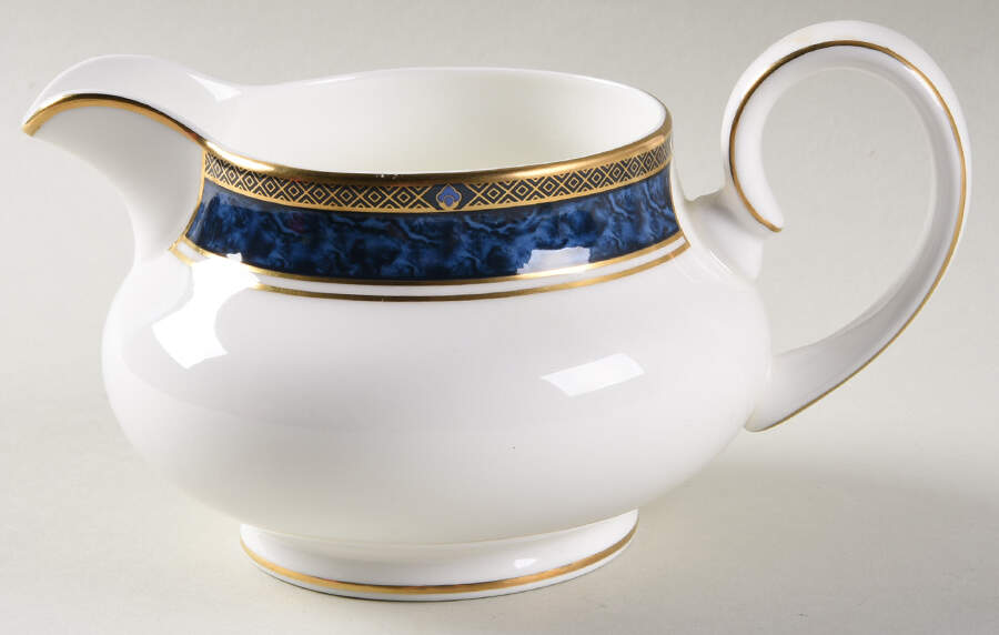 Stanwyck Round Gravy Boat by Royal Doulton-1