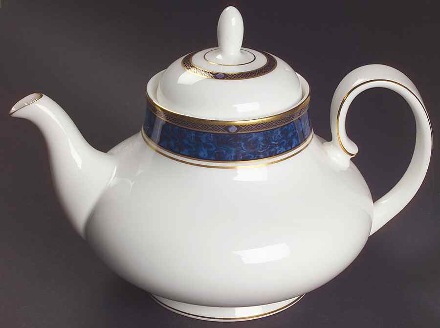 Stanwyck Teapot & Lid by Royal Doulton-1