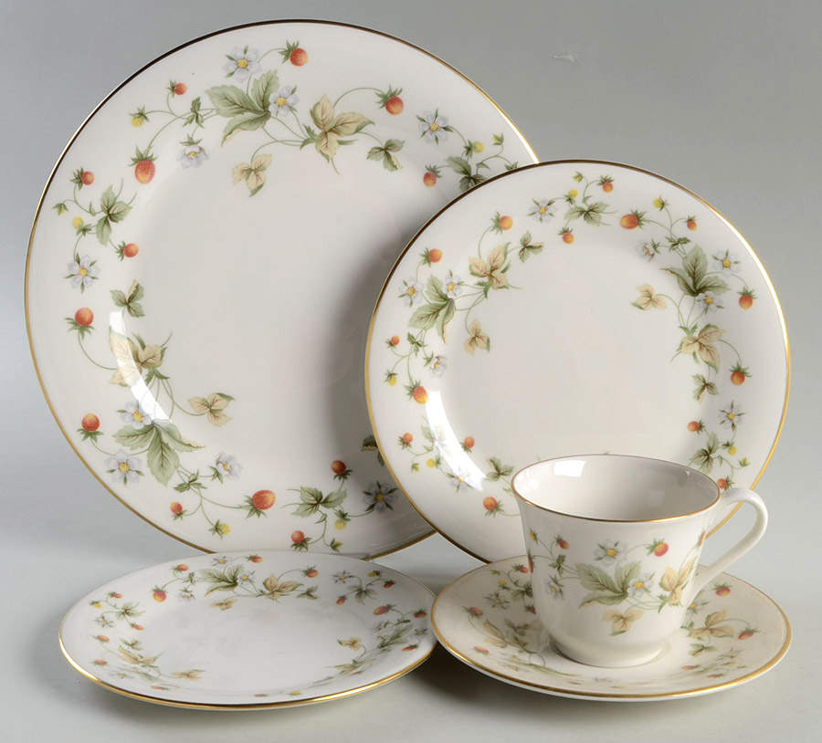Strawberry Cream 5 Piece Place Setting by Royal Doulton-1