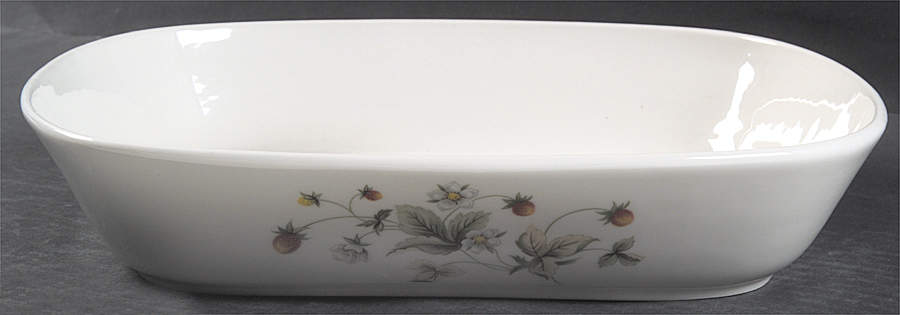 Strawberry Cream Oven-to-Table Roaster by Royal Doulton-1