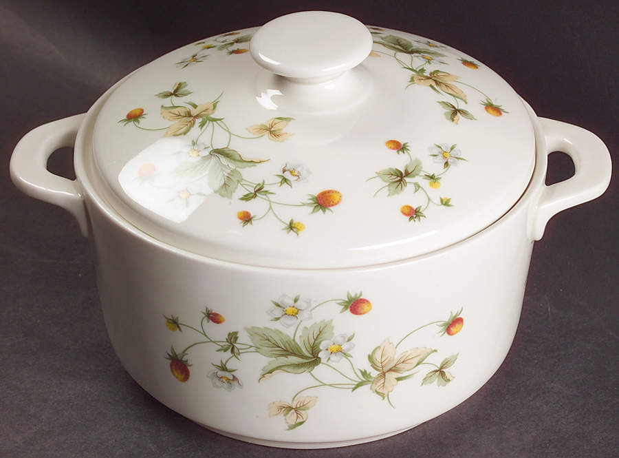 Strawberry Cream 1.5 Qt Round Covered Casserole by Royal Doulton-1
