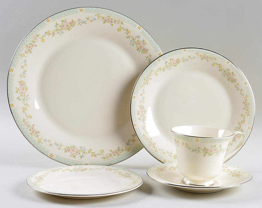Stephanie 5 Piece Place Setting by Royal Doulton-1