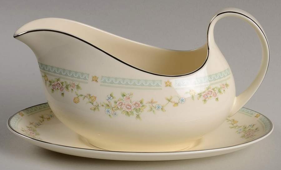 Stephanie Gravy Boat & Underplate by Royal Doulton-1