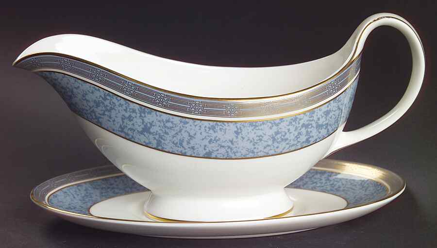 St. Pauls Gravy Boat & Underplate by Royal Doulton-1