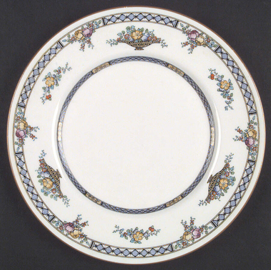 Strathmore Dinner Plate by Royal Doulton-1