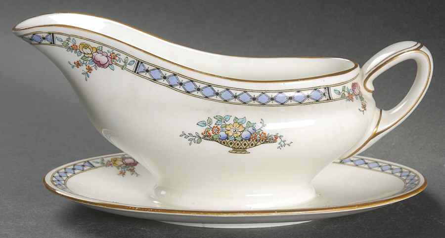 Strathmore Gravy Boat with Attached Underplate by Royal Doulton-1