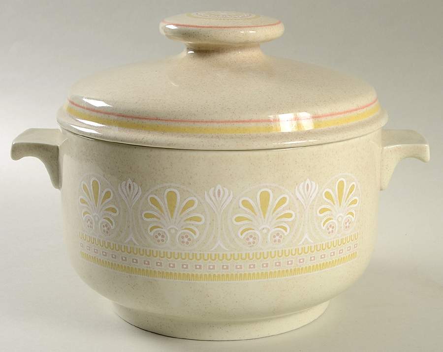 Sunny Days 2.5 Qt Round Covered Casserole by Royal Doulton-1