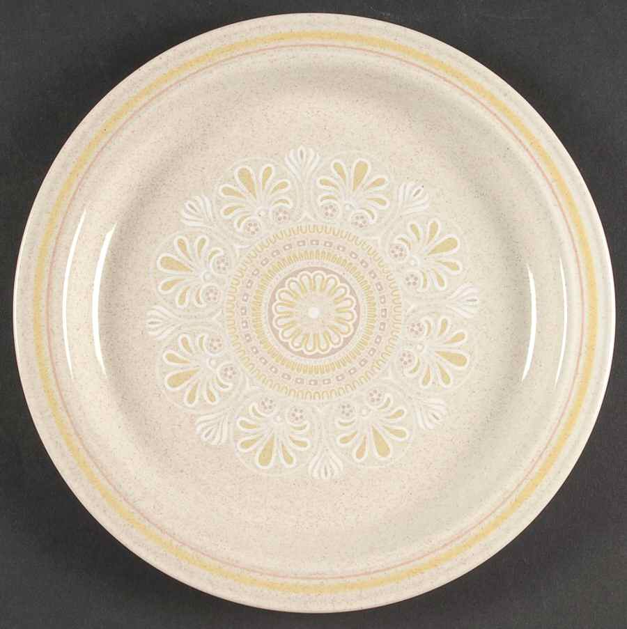 Sunny Days Luncheon Plate by Royal Doulton-1