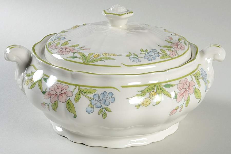 Sudbury Round Covered Vegetable by Royal Doulton-1