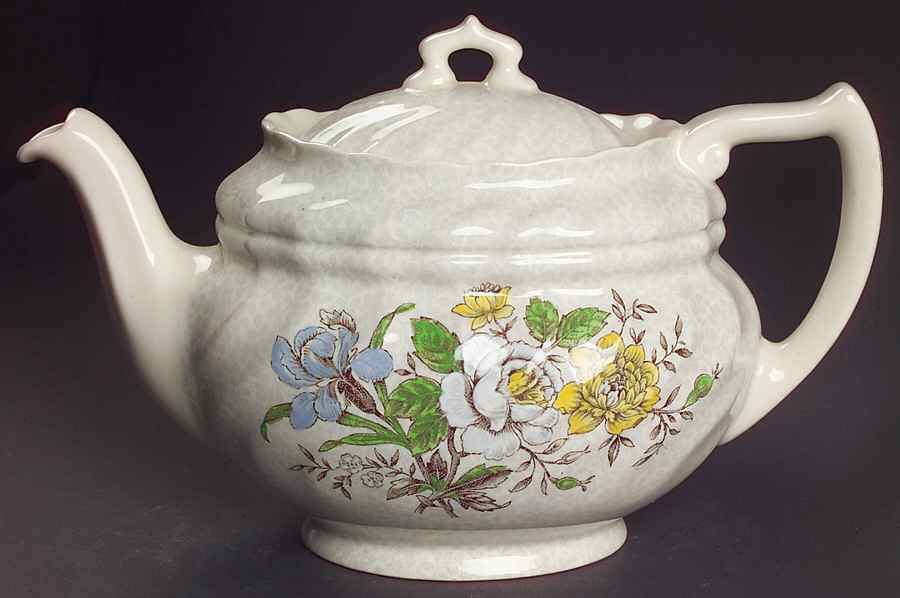 Sutherland Teapot & Lid by Royal Doulton-1