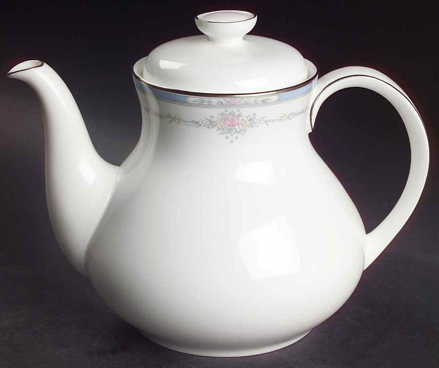 Suzanne Teapot & Lid by Royal Doulton-1