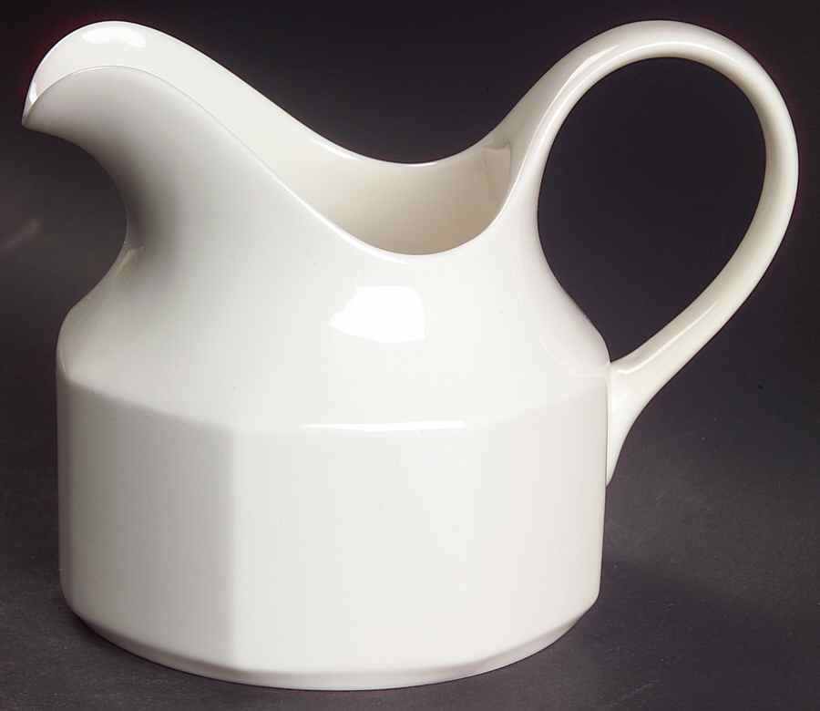 Tangent Gravy Boat by Royal Doulton-1