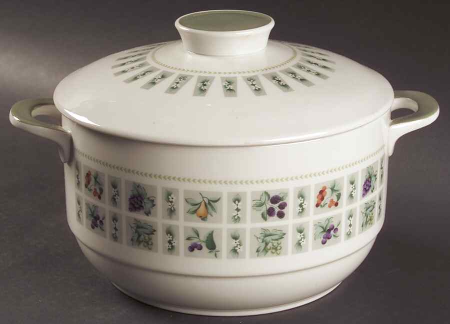Tapestry 2 Qt Round Covered Casserole by Royal Doulton-1