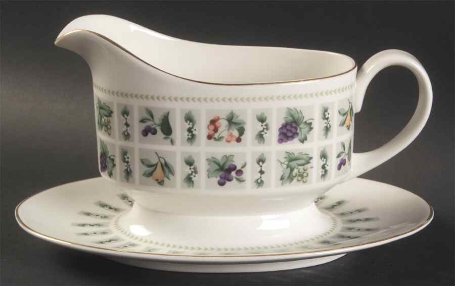 Tapestry Gravy Boat with Attached Underplate by Royal Doulton-1