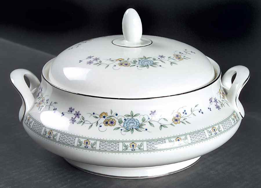 Tara Round Covered Vegetable by Royal Doulton-1