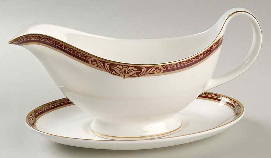 Tennyson Gravy Boat & Underplate by Royal Doulton-1