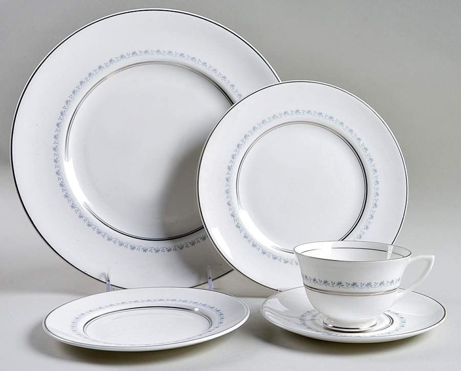 Tiara 5 Piece Place Setting by Royal Doulton-1