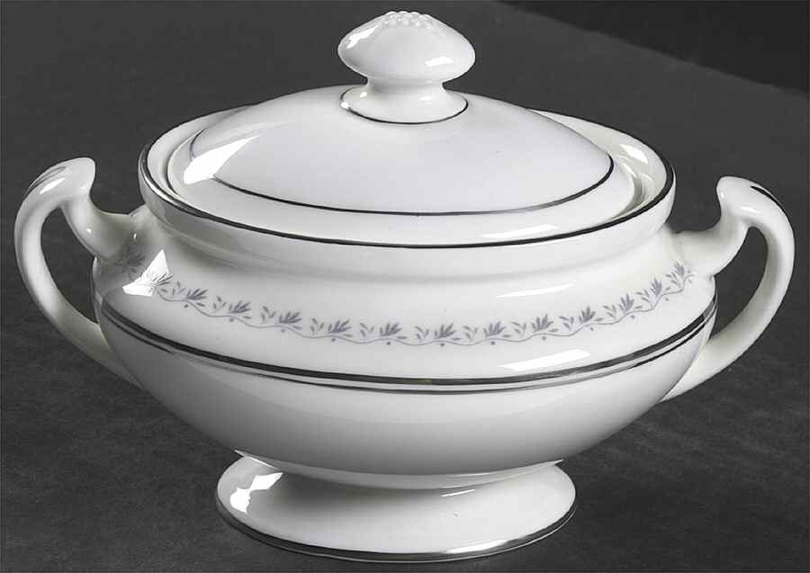 Tiara Sugar Bowl & Lid by Royal Doulton-1