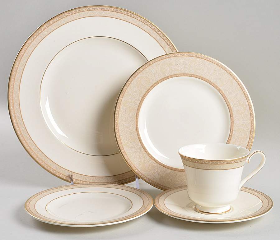 Toulouse 5 Piece Place Setting by Royal Doulton-1