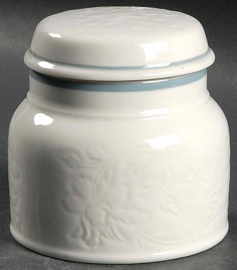 Tracery Mist Sugar Bowl & Lid by Royal Doulton-1