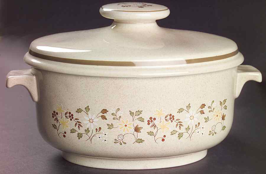 Uplands 2 Quart Oval Covered Casserole by Royal Doulton-1