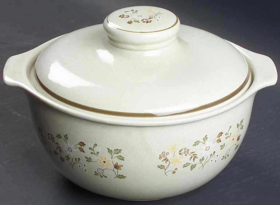 Uplands 2.5 Qt Round Covered Casserole by Royal Doulton-1