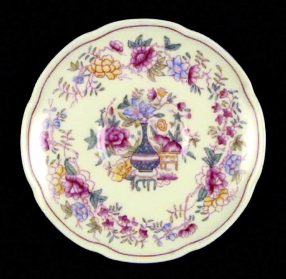 V1104 Saucer by Royal Doulton-1