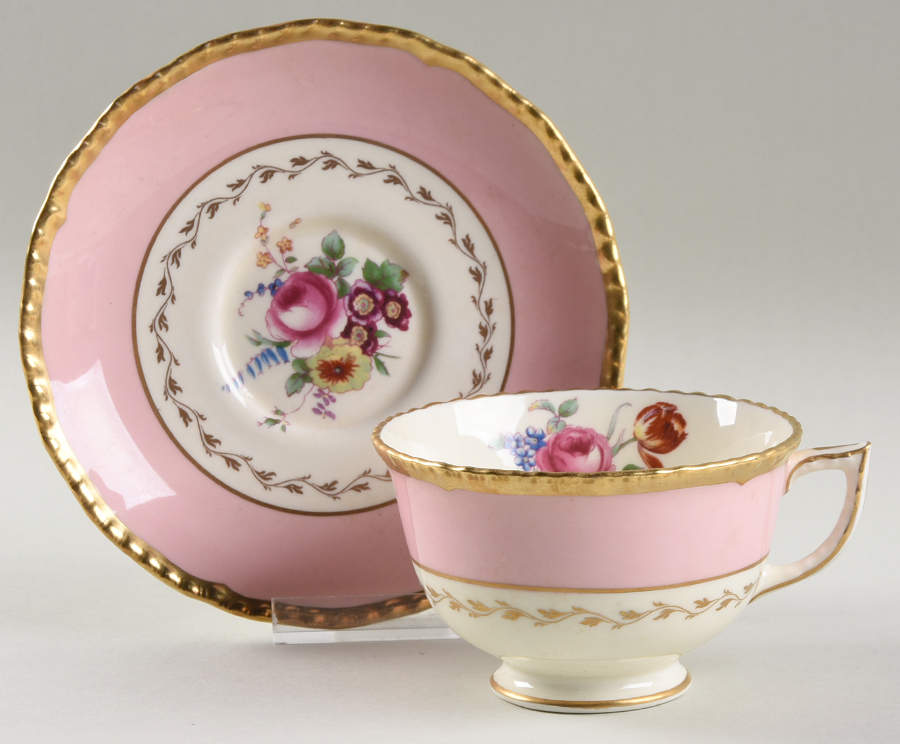 V1958 Footed Cup & Saucer Set by Royal Doulton-1