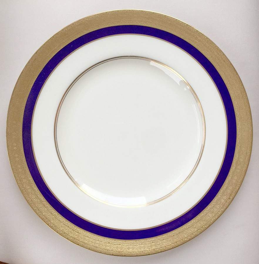 V3 Dinner Plate by Royal Doulton-1