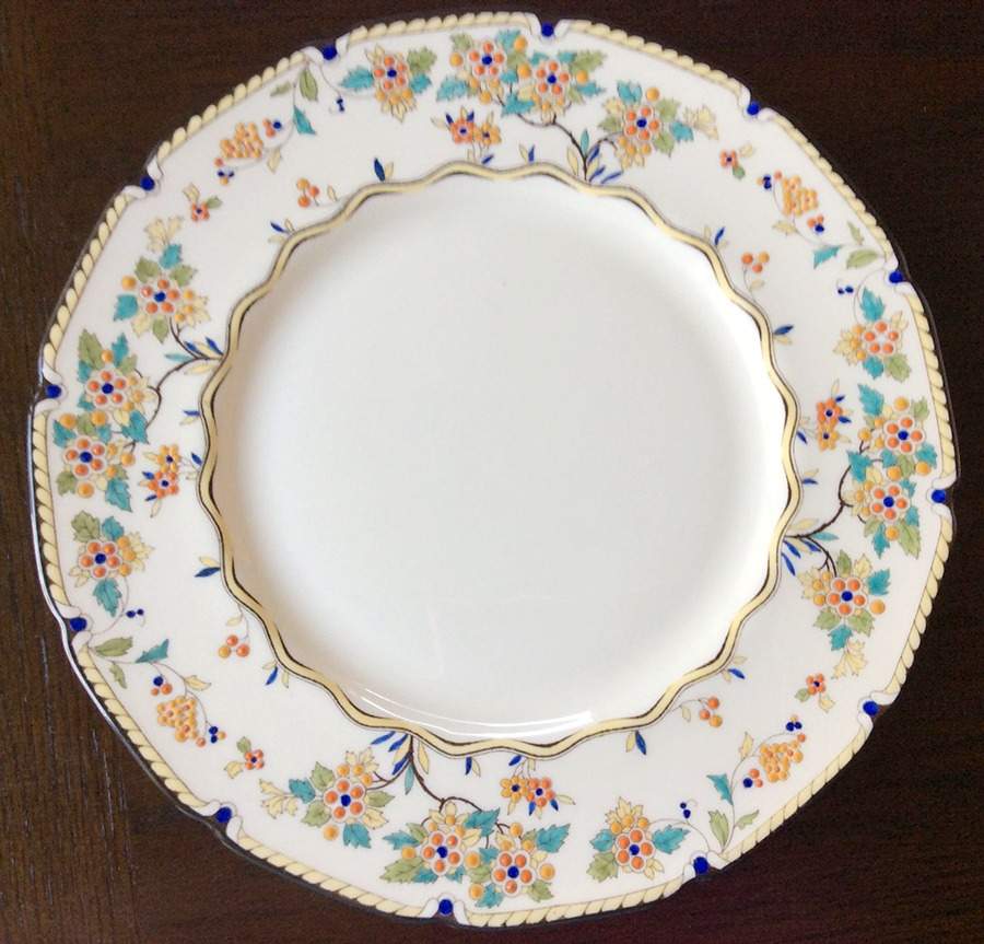 V69 Dinner Plate by Royal Doulton-1