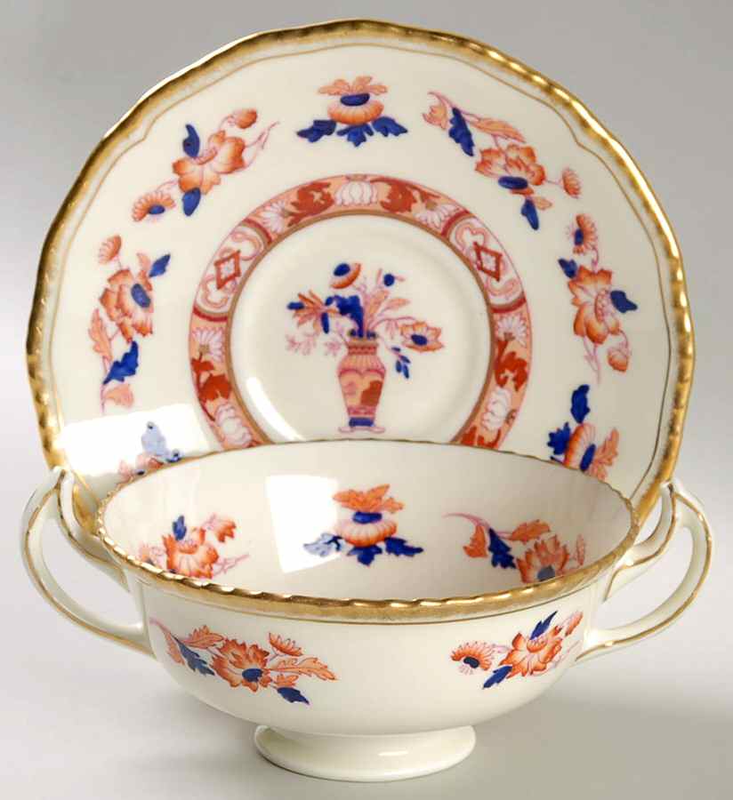 V976 Footed Cream Soup Bowl & Saucer Set by Royal Doulton-1