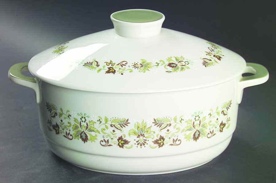 Vanity Fair 2 Qt Oval Oven To Table Covered Casserole by Royal Doulton-1
