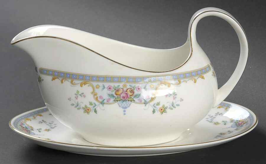 Vail Gravy Boat & Underplate by Royal Doulton-1
