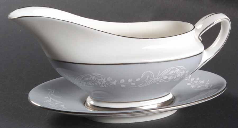 Valleyfield Gravy Boat & Underplate by Royal Doulton-1