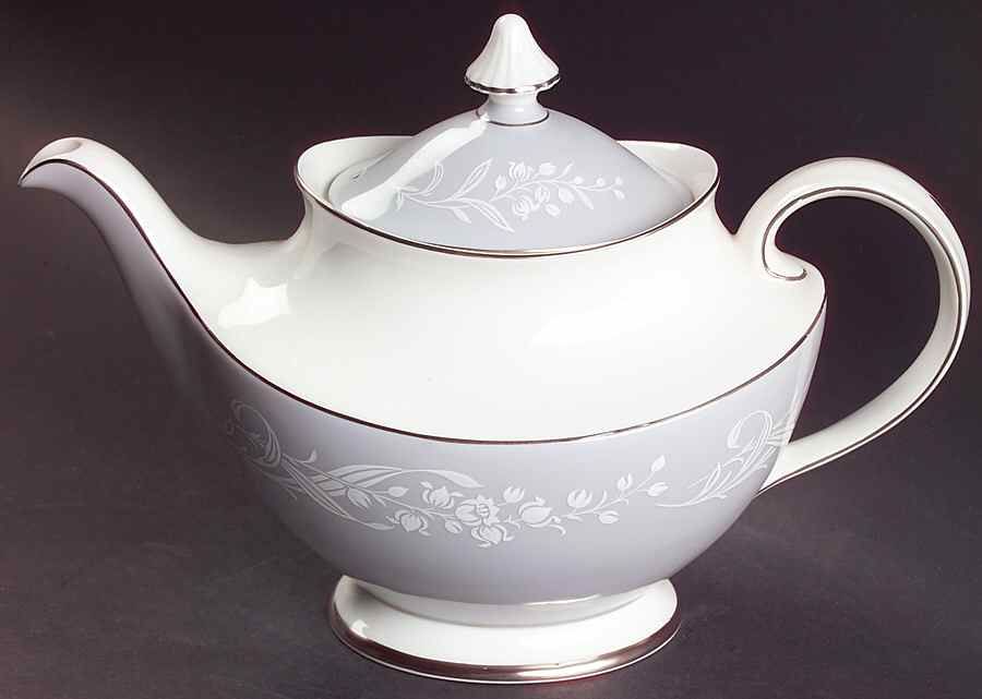 Valleyfield Teapot & Lid by Royal Doulton-1
