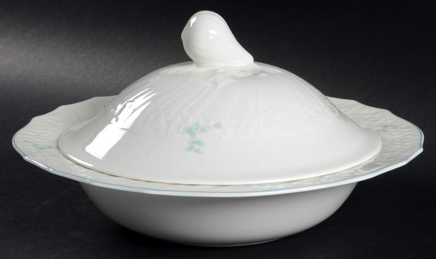 Valencia Round Covered Vegetable by Royal Doulton-1