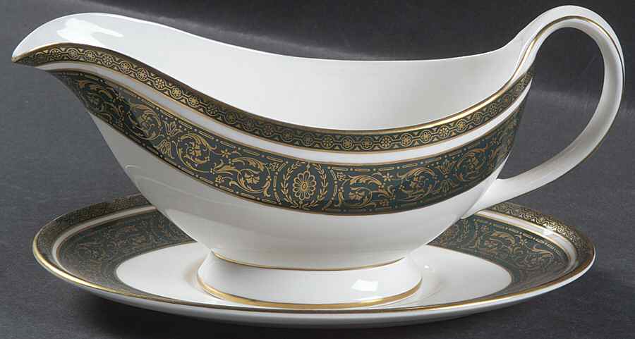 Vanborough Green Gravy Boat & Underplate by Royal Doulton-1