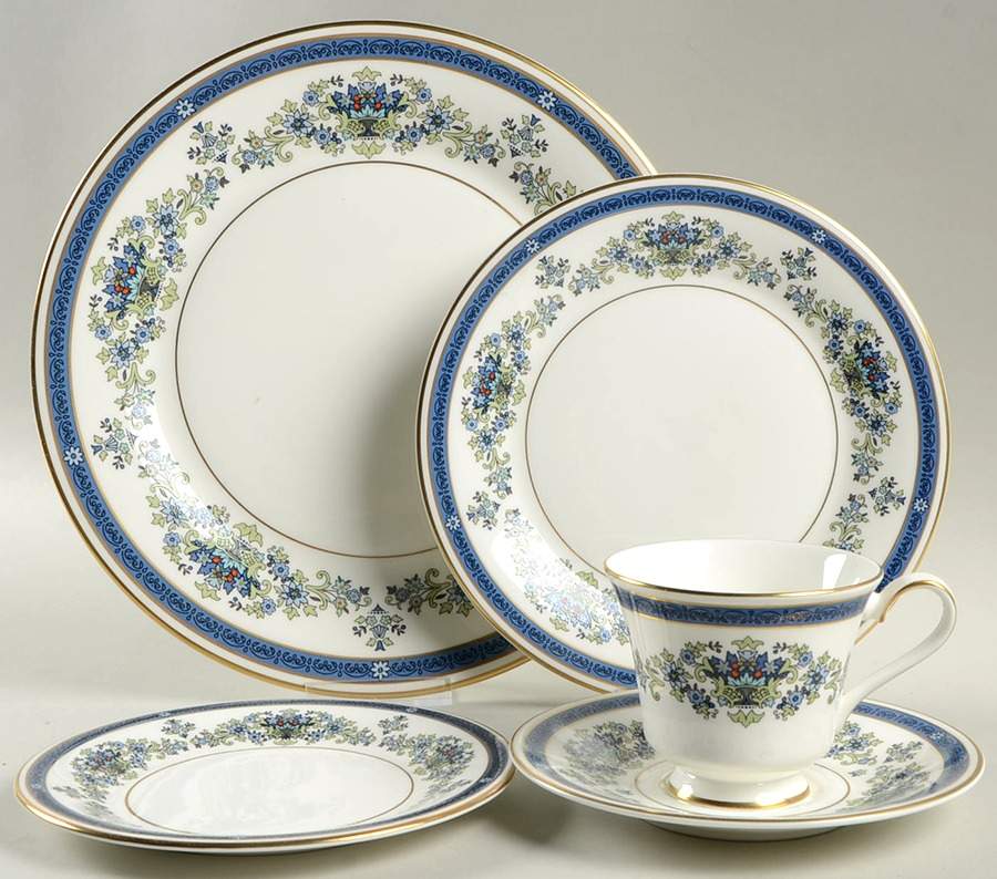 Venetia 5 Piece Place Setting by Royal Doulton-1
