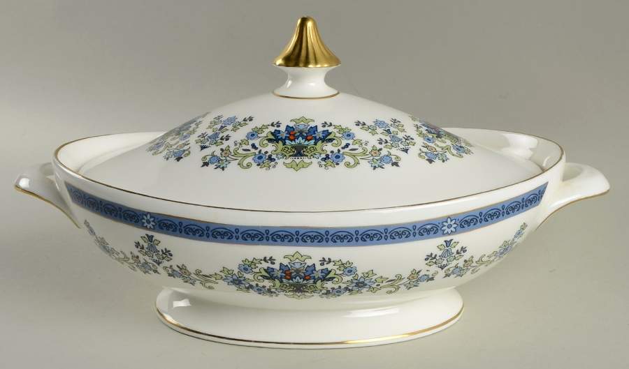 Venetia Oval Covered Vegetable by Royal Doulton-1