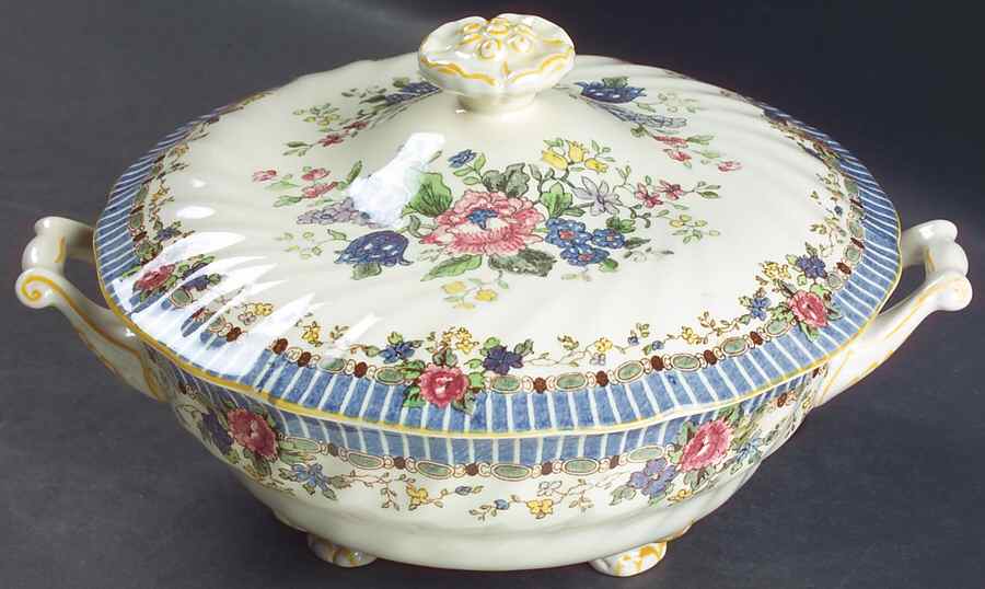 The Vernon Round Covered Vegetable by Royal Doulton-1