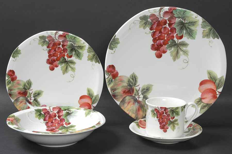 Vintage Grape 5 Piece Place Setting by Royal Doulton-1