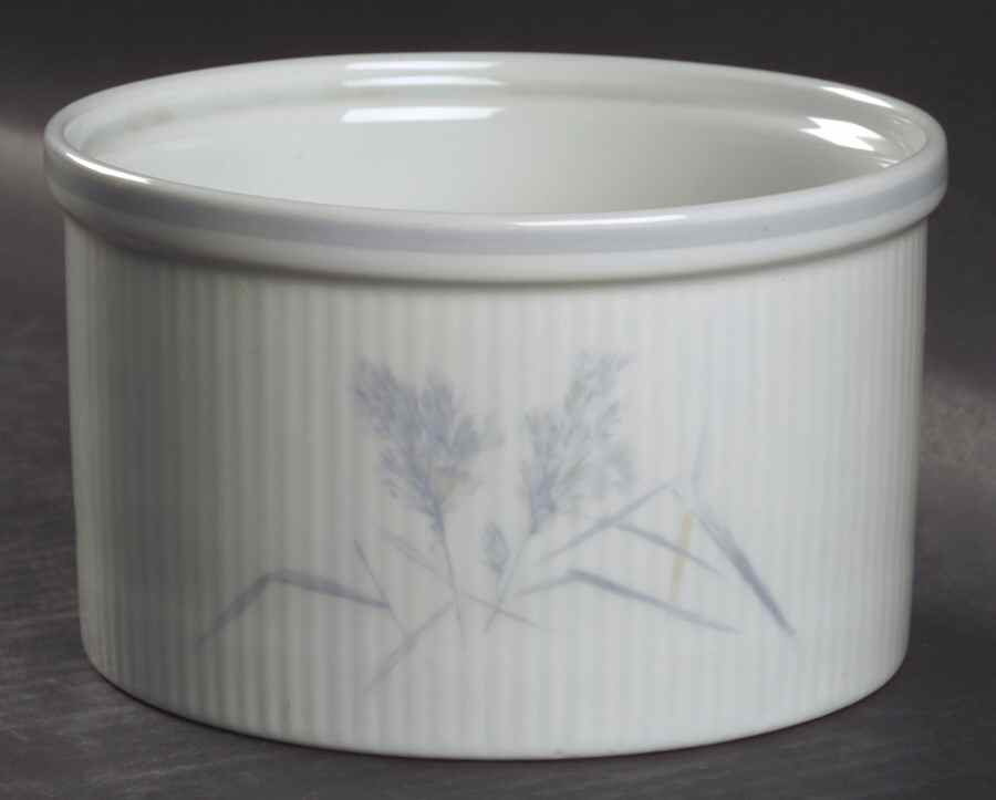 Whisper 5" Souffle by Royal Doulton-1