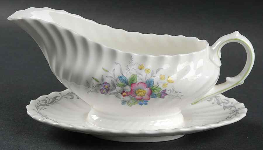 Windermere Gravy Boat with Attached Underplate by Royal Doulton-1