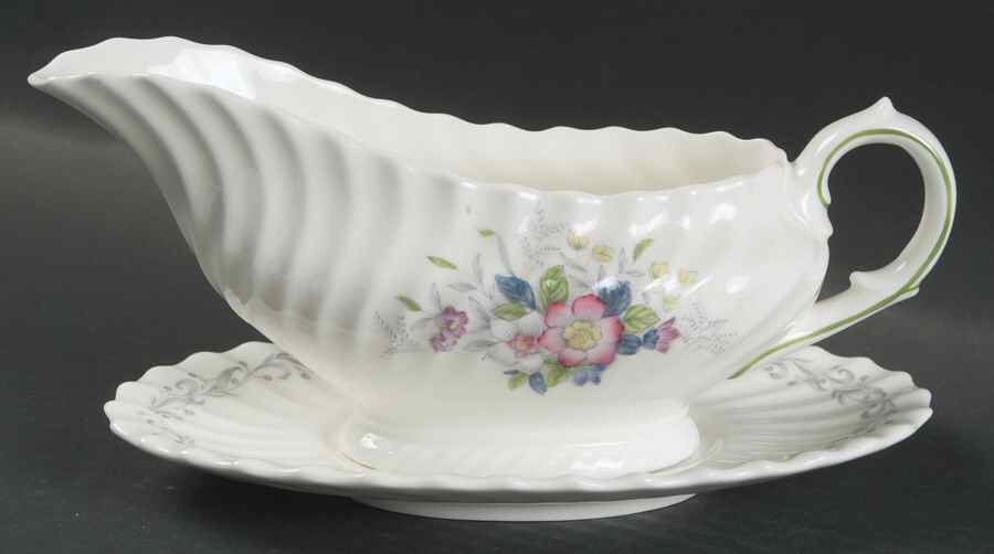 Windermere Gravy Boat & Underplate by Royal Doulton-1