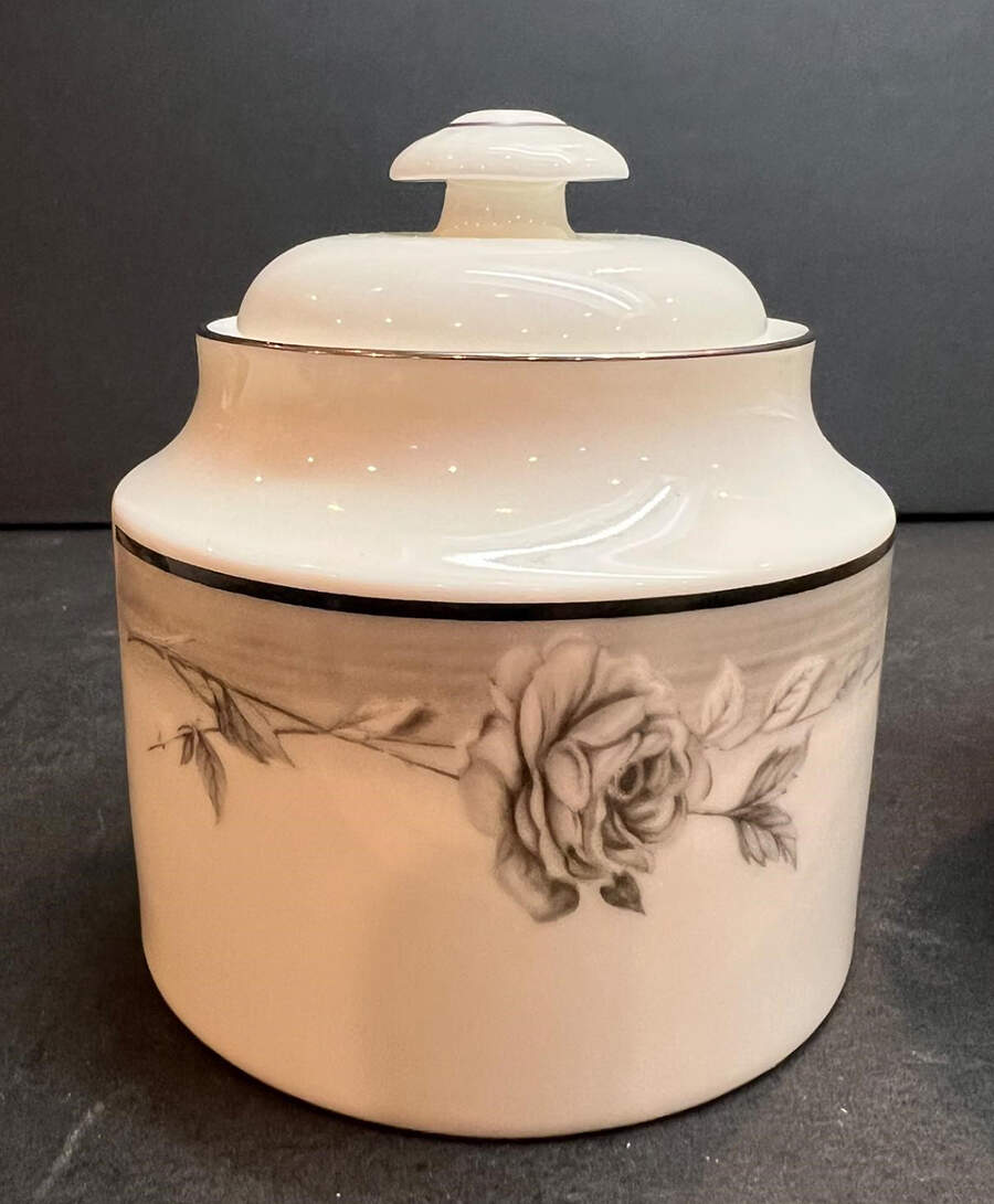 Winter Rose Sugar Bowl & Lid by Royal Doulton-1