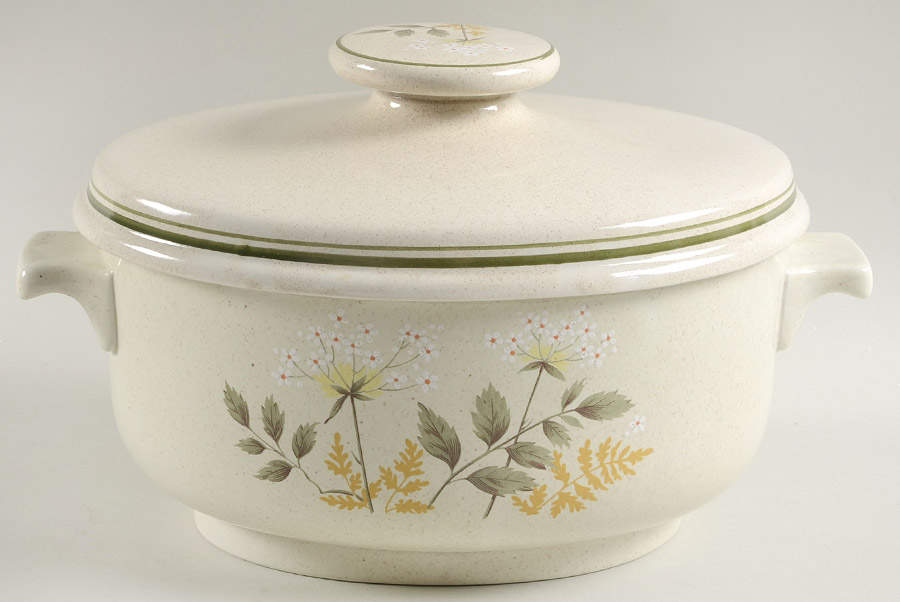 Will O' The Wisp (Double Green Lne) 2.5 Quart Oval Covered Casserole by Royal Doulton-1