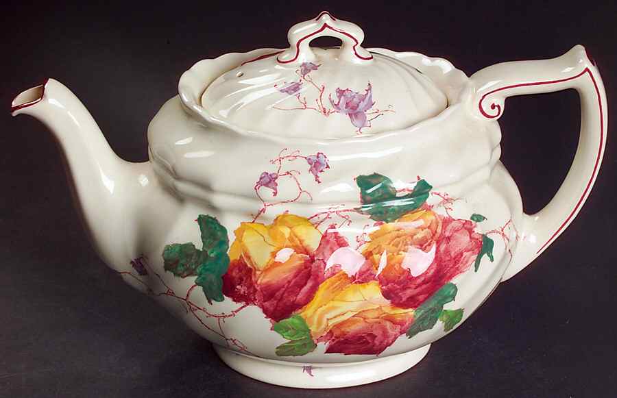 Wrenbury Teapot & Lid by Royal Doulton-1