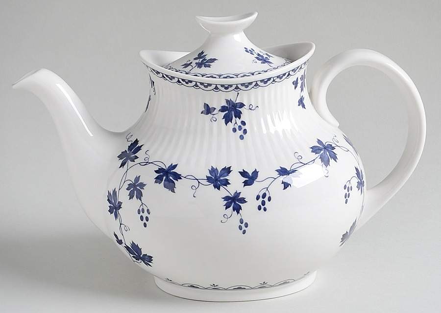Yorktown Teapot & Lid by Royal Doulton-1
