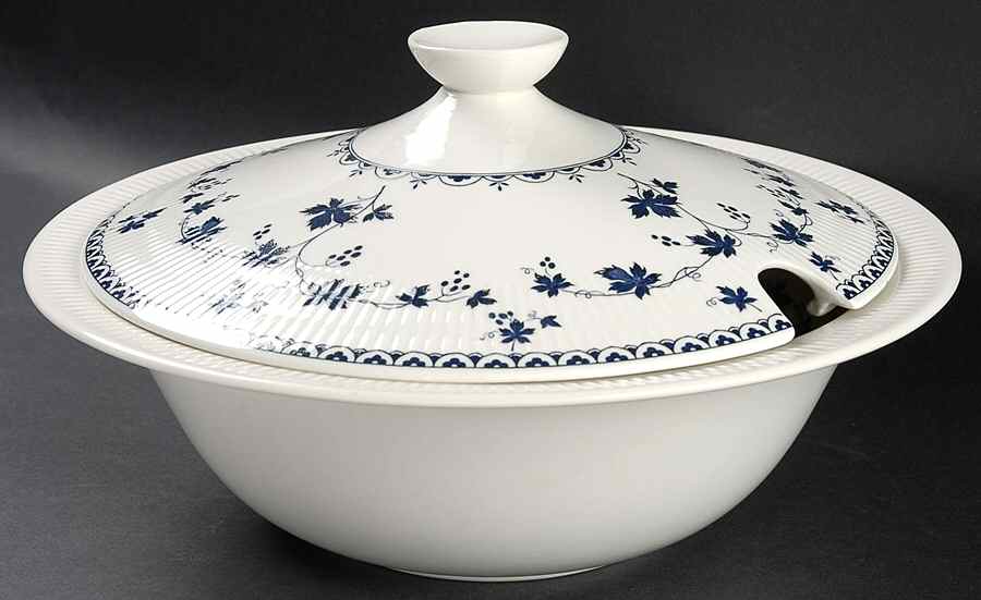 Yorktown Tureen &  Lid by Royal Doulton-1