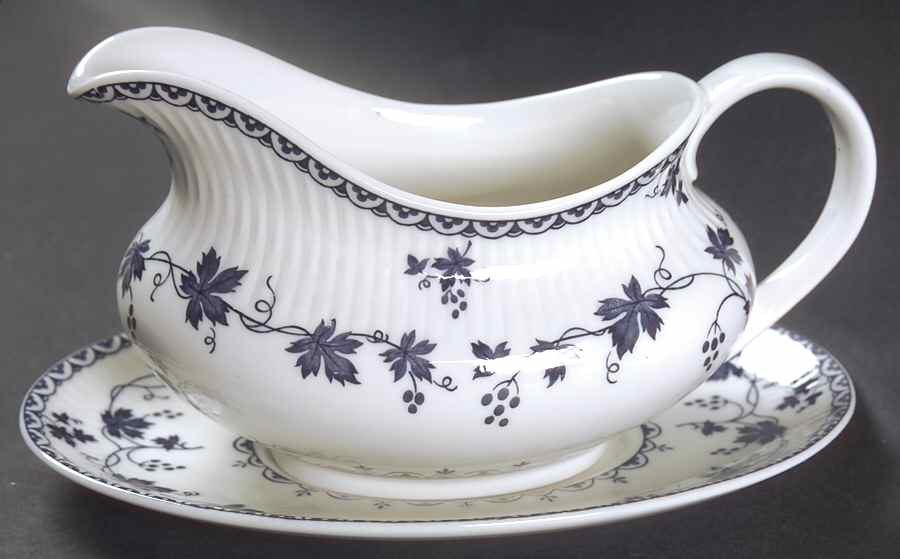 Yorktown Gravy Boat & Underplate by Royal Doulton-1